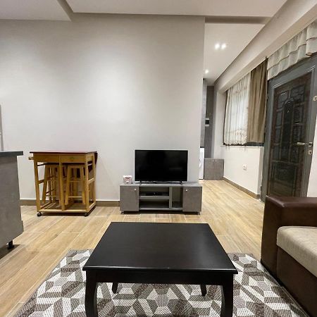 Modern 1 Bedroom City Apartment Тирана Екстериор снимка